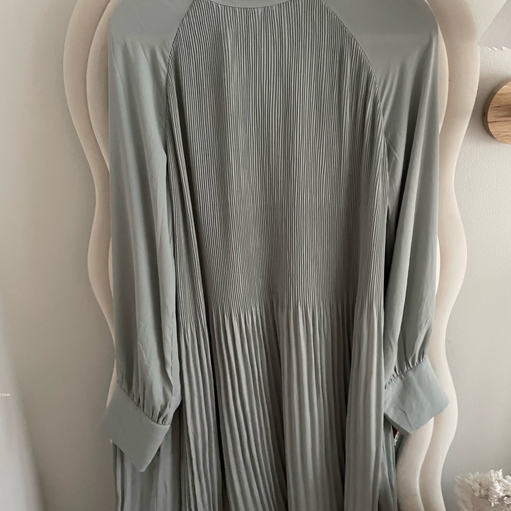 Elegant Green Pleated Dress
